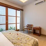 Bright Modern Villa In Perfect Walkable Location