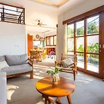 Bright Modern Villa In Perfect Walkable Location