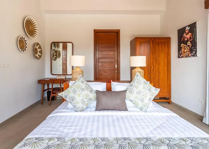 Bright Modern Villa In Perfect Walkable Location