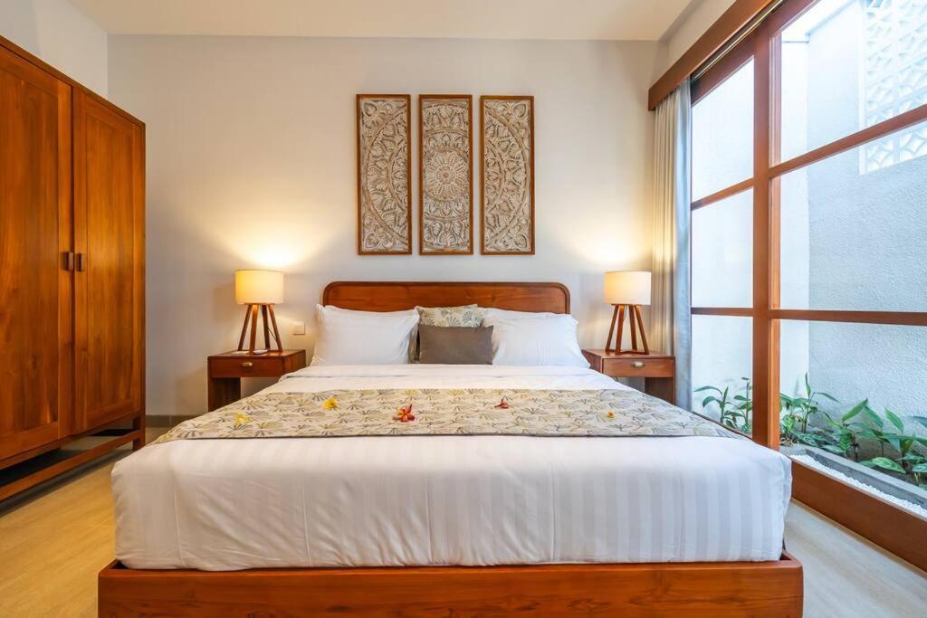 Bright Modern In Perfect Walkable Location Villa *